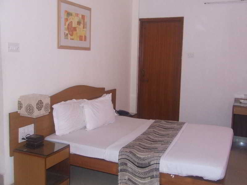 Hotel Brisa Marina Caranzalem Exterior foto